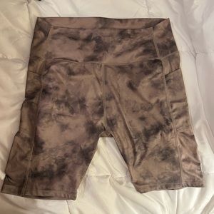 Baleine yoga shorts 2 in package size Medium NWT.